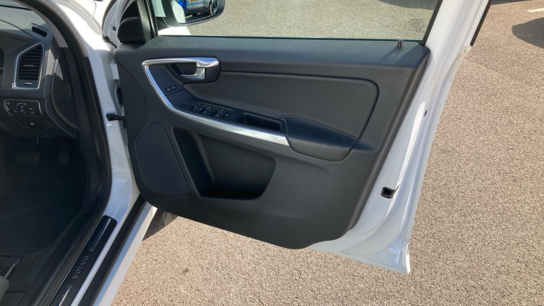 Volvo Xc60 D4 [190] SE Lux Nav 5dr Geartronic Diesel Estate